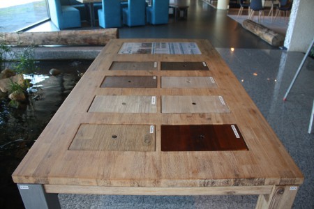 Showtafel Acacia hout