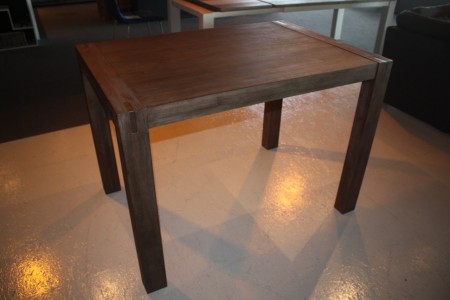 Bartafel Acacia hout, laag model (92 cm) € 579,- Ook verkrijgbaar in hoger model ( 107 cm)